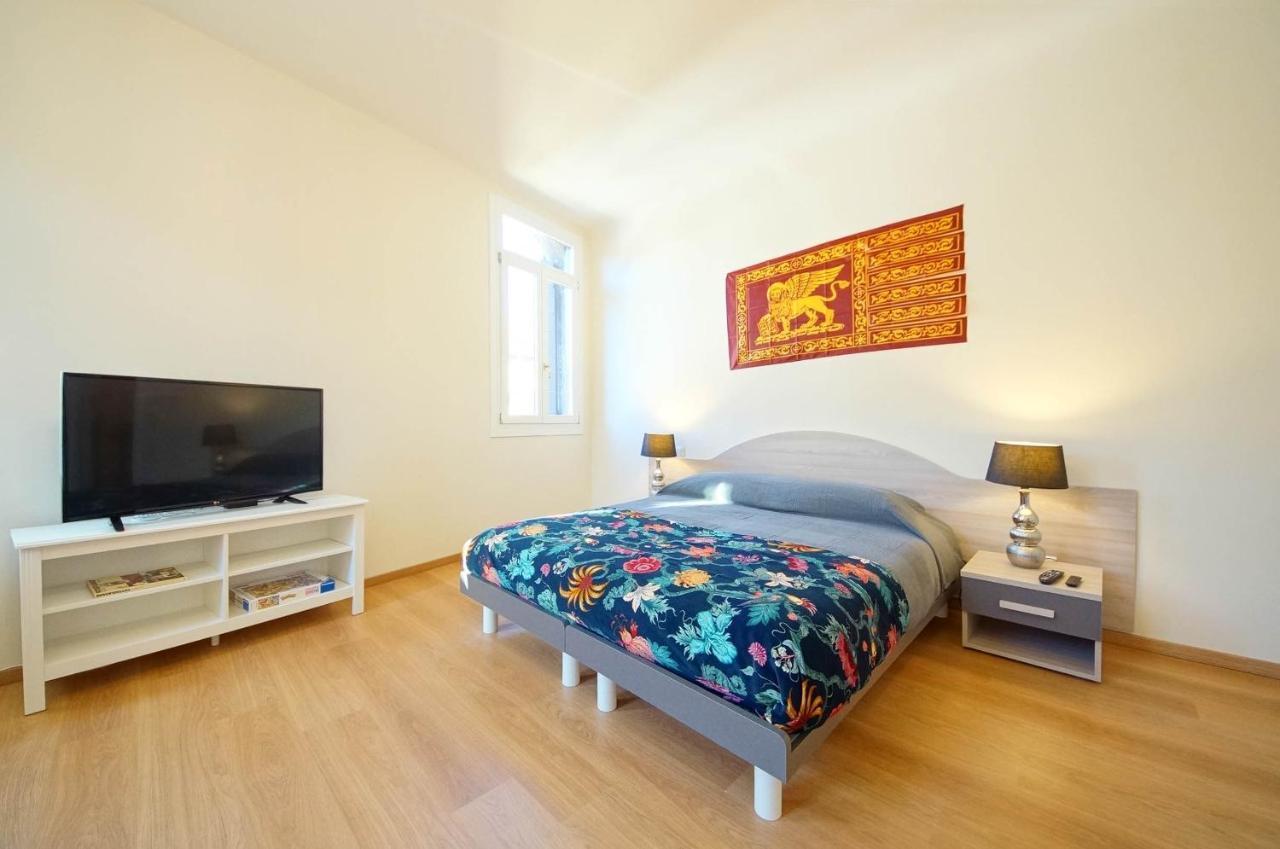 Ca' Circus 4 Rooms Wi-Fi Fibre Velence Kültér fotó