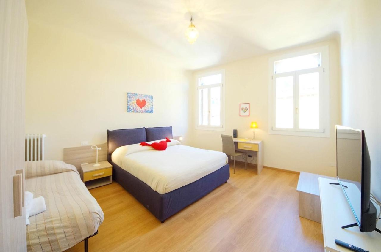 Ca' Circus 4 Rooms Wi-Fi Fibre Velence Kültér fotó