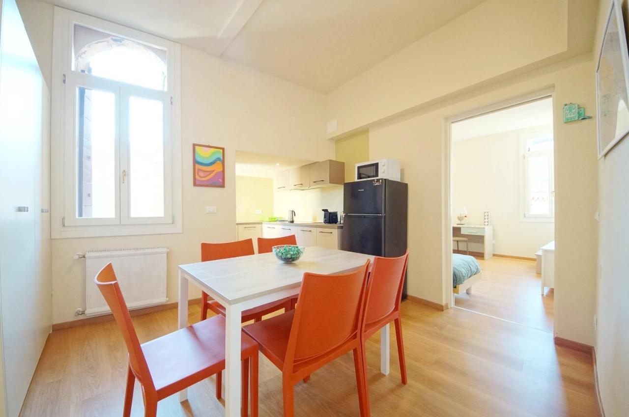 Ca' Circus 4 Rooms Wi-Fi Fibre Velence Kültér fotó