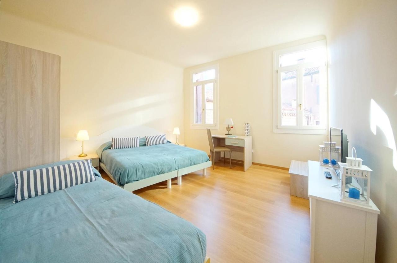 Ca' Circus 4 Rooms Wi-Fi Fibre Velence Kültér fotó